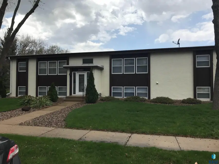 3900 S Hawthorne Ave, Sioux Falls, SD 57105 - Image #2