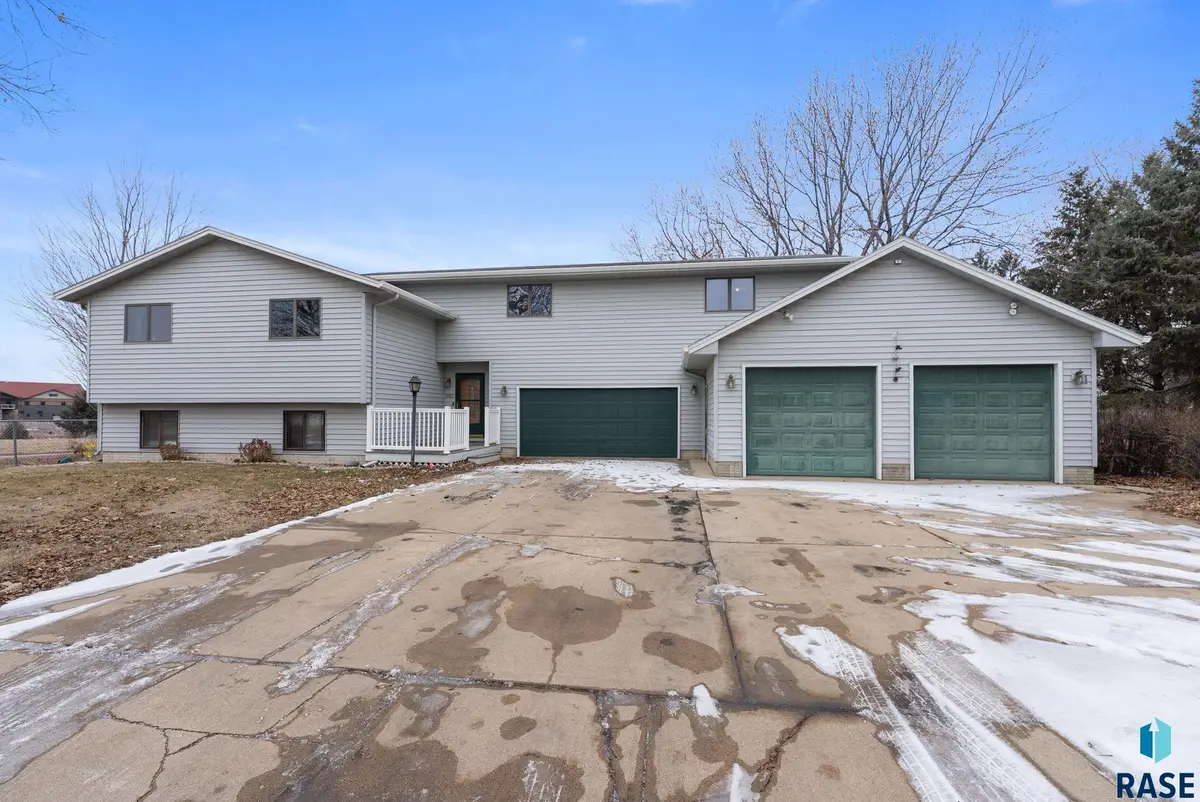 301 N Locust Ave, Sioux Falls, SD 57103 - Image #1