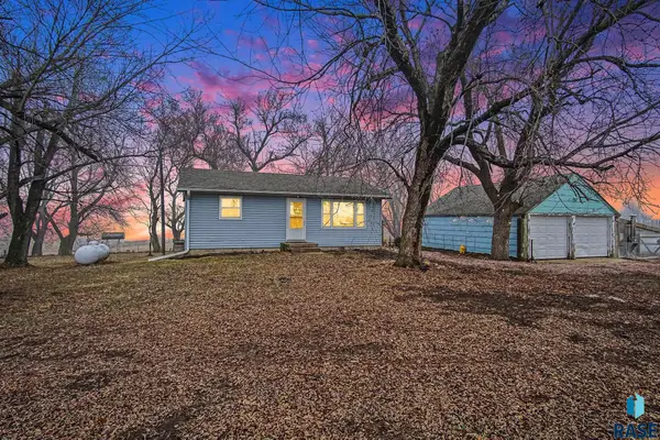 25530 481st Ave, Garretson, SD 57030