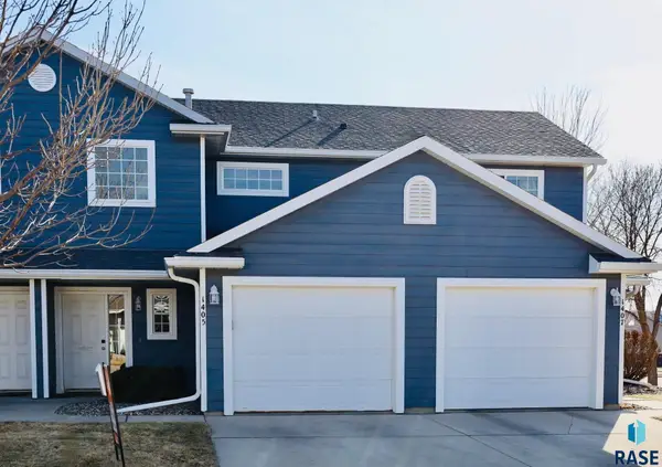 1405 N Conifer Pl, Sioux Falls, SD 57107