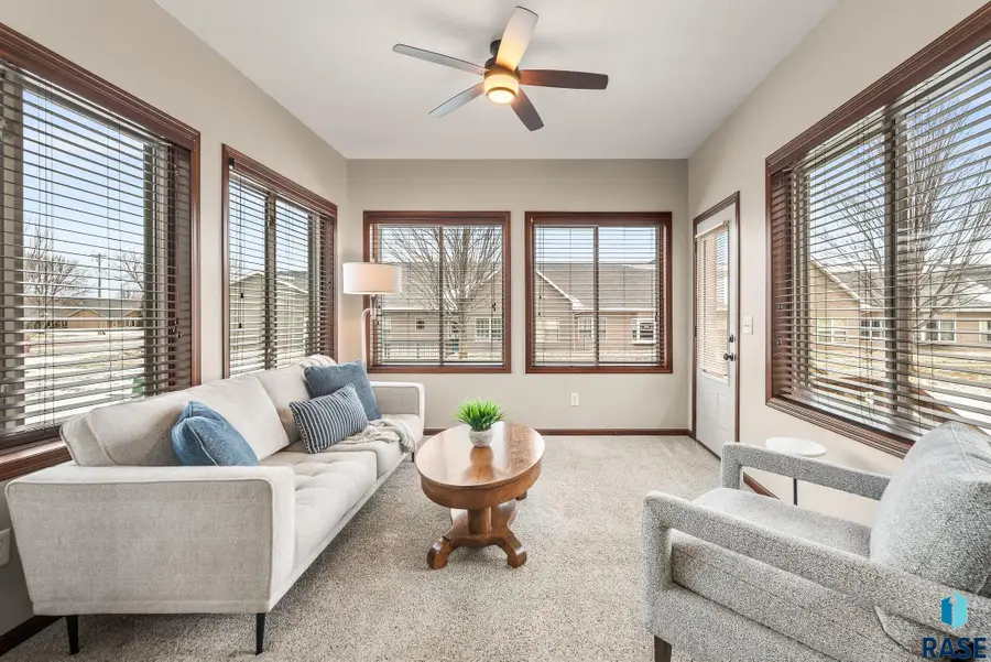 4504 E Kearney Pl, Sioux Falls, SD 57110 - #2