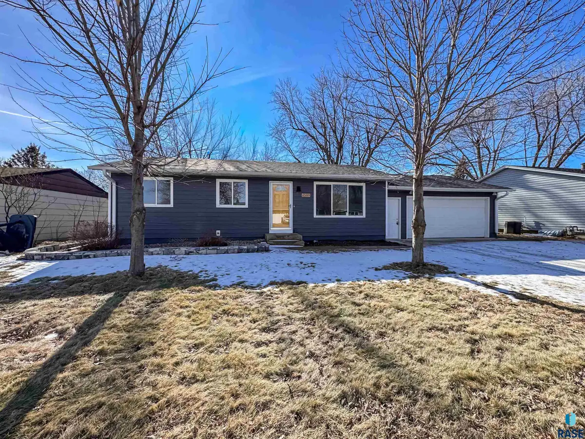6509 W Essex Dr, Sioux Falls, SD 57106 - #1