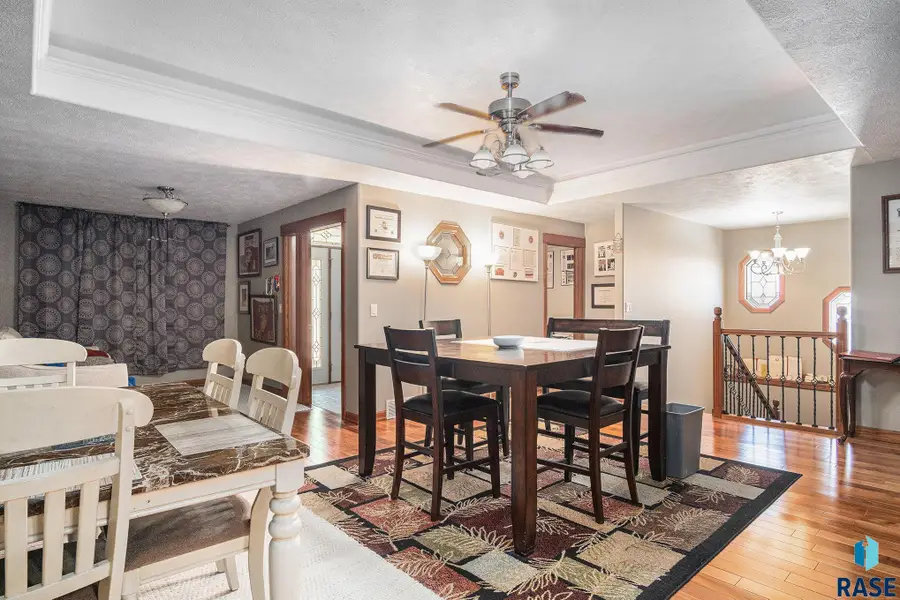 1012 N Caleb Ave, Sioux Falls, SD 57103 - #2