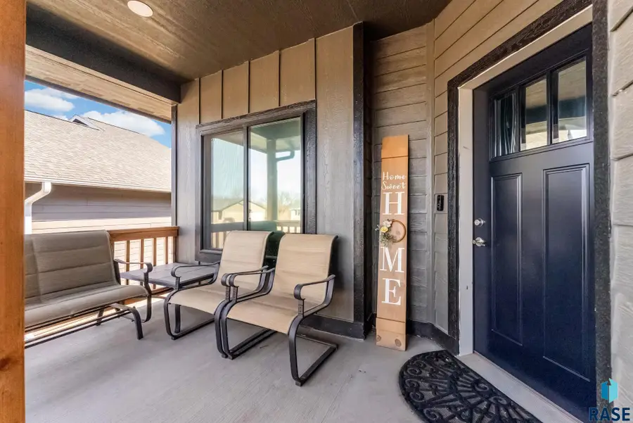 1016 N Mable Cir, Sioux Falls, SD 57103 - #2