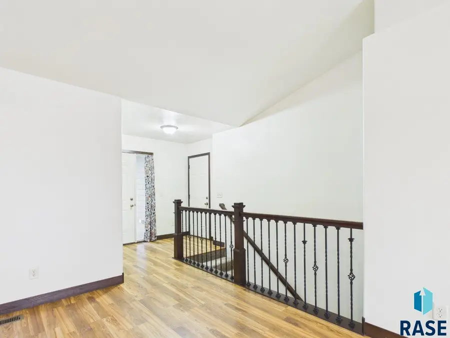 921 Trojan Ave, Hartford, SD 57033 - #3