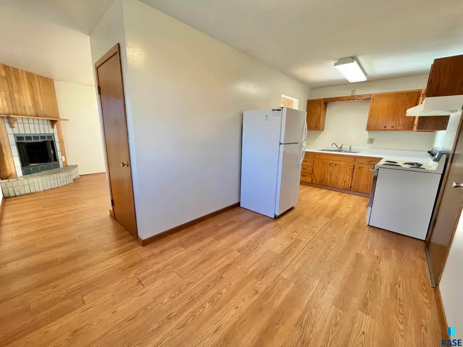 3909 S Glendale Ave, Sioux Falls, SD 57105 - #3