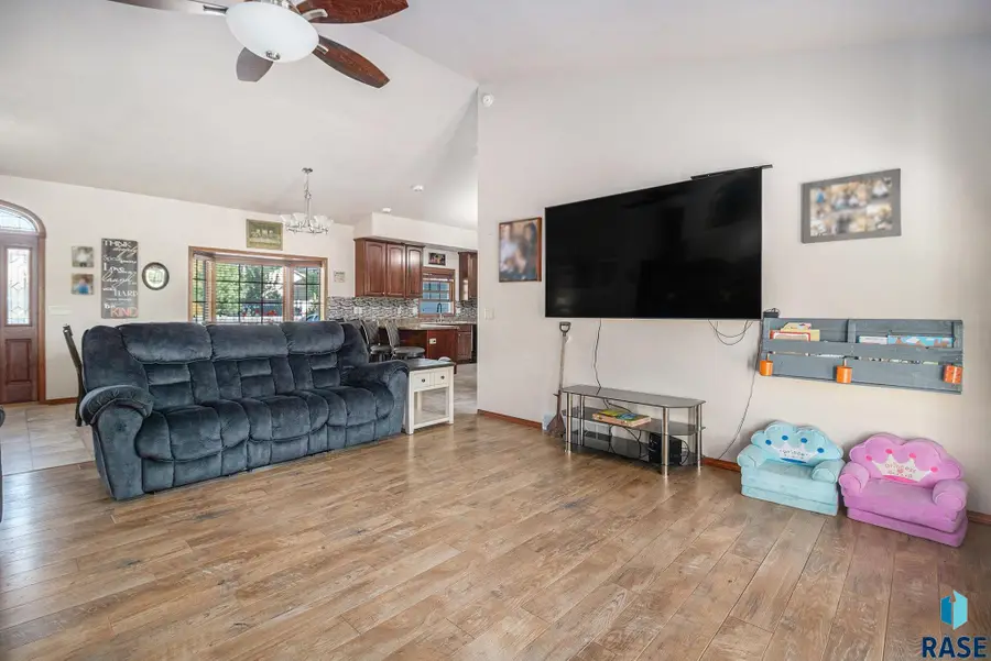 5201 E Quincey St, Sioux Falls, SD 57110 - Image #2