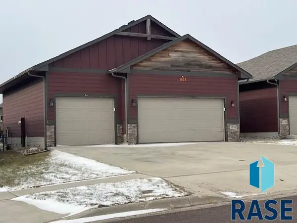 1108 N Brennan Ct, Sioux Falls, SD 57110