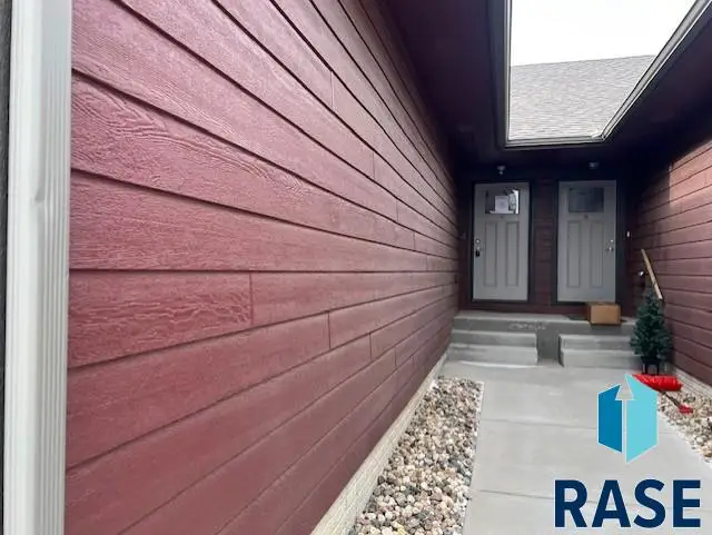 1108 N Brennan Ct, Sioux Falls, SD 57110 - Image #3