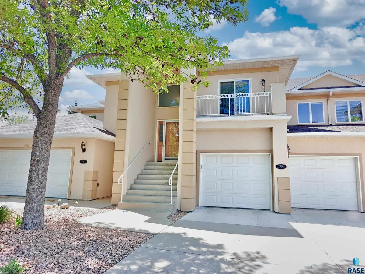5905 S Shadow Wood Pl, Sioux Falls, SD 57108 - Image #1