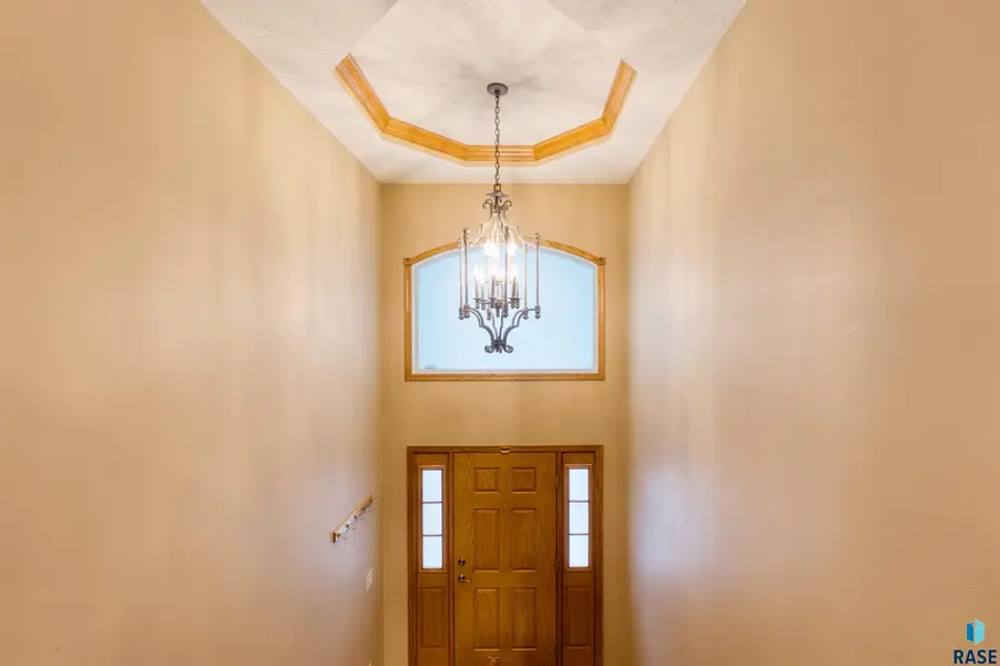 5905 S Shadow Wood Pl, Sioux Falls, SD 57108 - Image #3