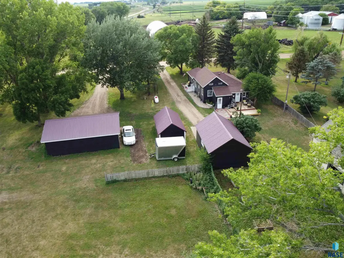 412 N Cleveland St, Lennox, SD 57039 - #1