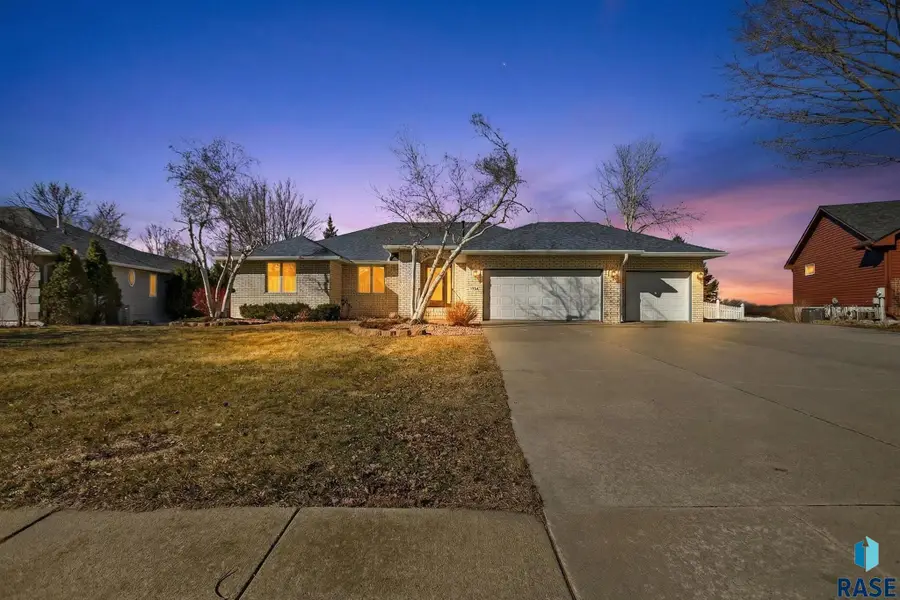 1244 S Stoney Pointe Ct, Sioux Falls, SD 57106 - Image #2