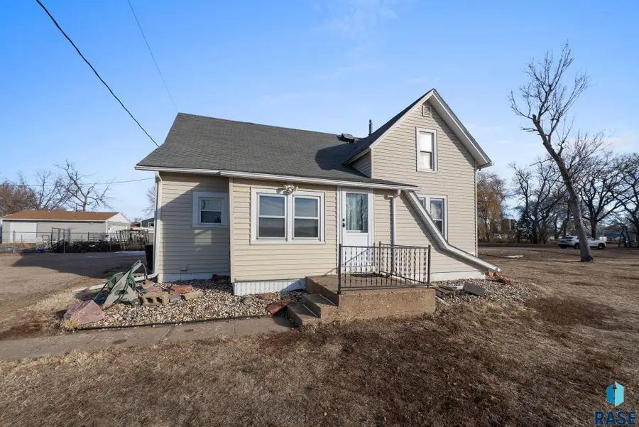 305 Louise Ave, Worthing, SD 57077 - #2
