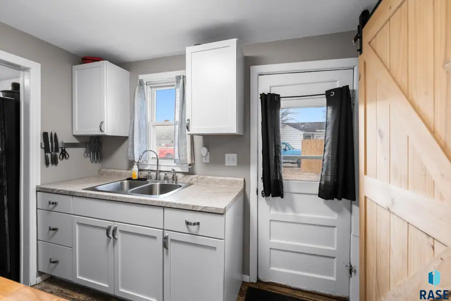 1107 N Kiwanis Ave, Sioux Falls, SD 57104 - Image #3