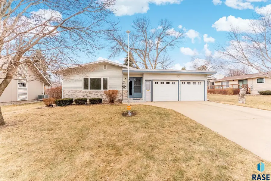 2805 S 1st Ave, Sioux Falls, SD 57105 - Image #2