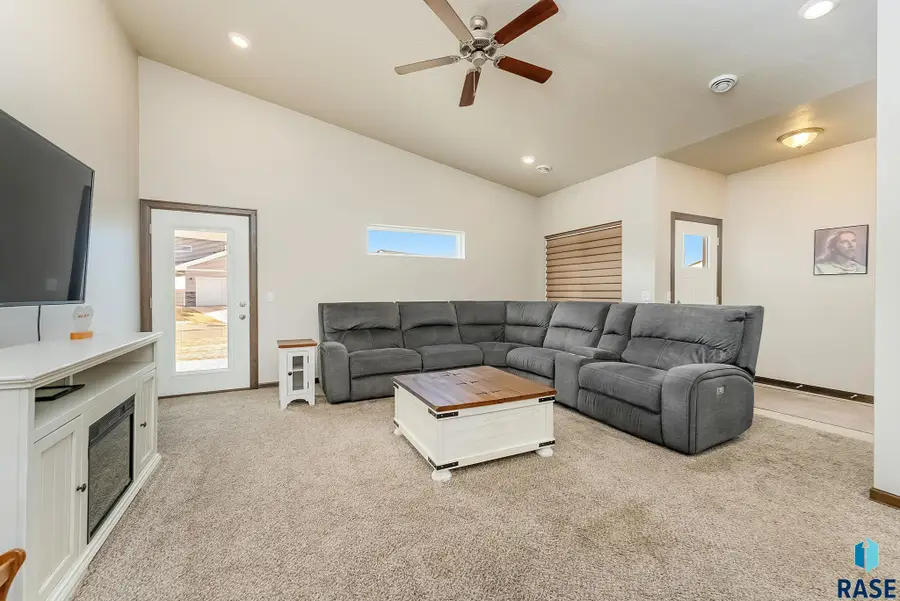 9011 W Wisdom Pl, Sioux Falls, SD 57106 - Image #3