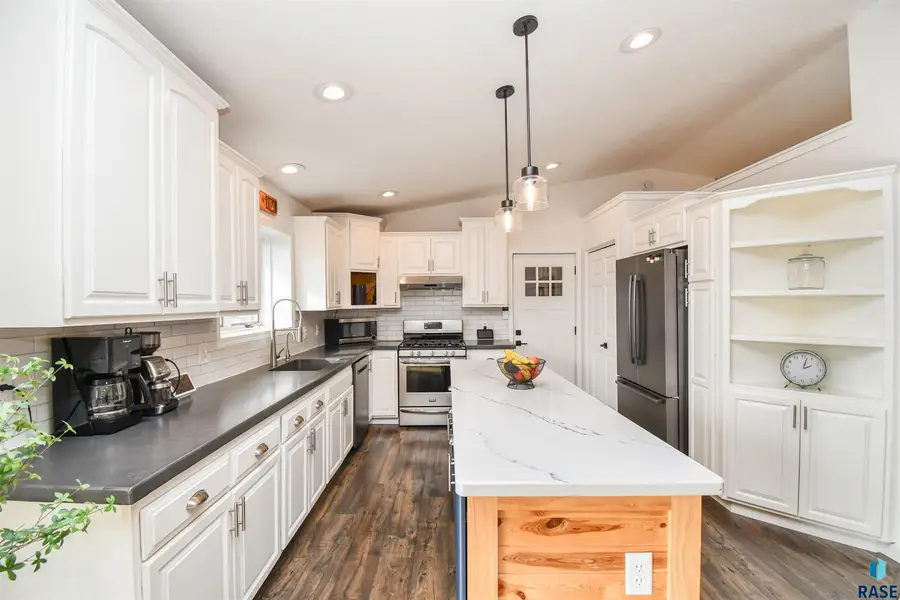 25857 479th Ave, Brandon, SD 57005 - #2