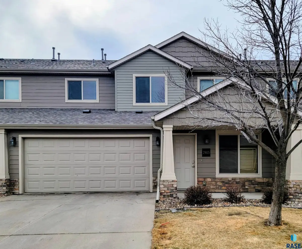 2905 E Indigo Pl, Sioux Falls, SD 57108 - Image #1