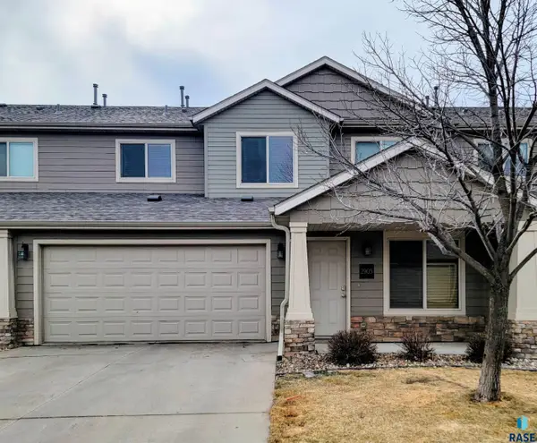 2905 E Indigo Pl, Sioux Falls, SD 57108