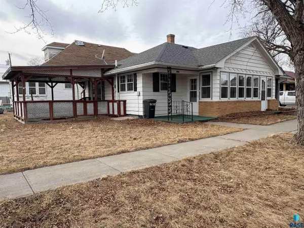 510 5th St, Scotland, SD 57059