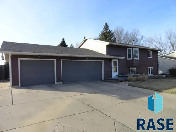 4905 S Holbrook Ave, Sioux Falls, SD 57106