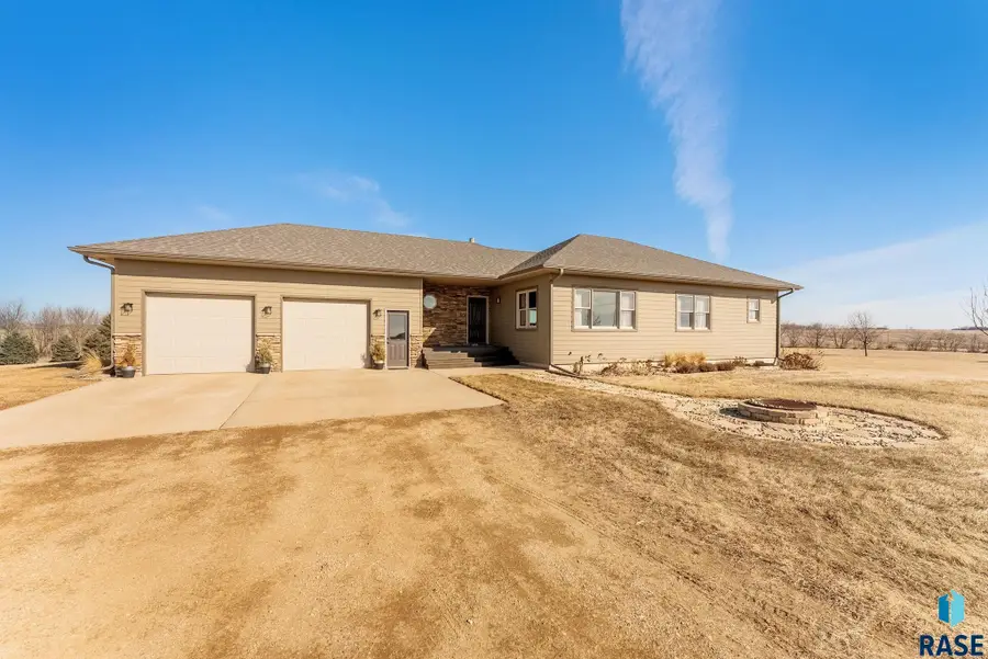 45446 258th St, Montrose, SD 57048 - #2