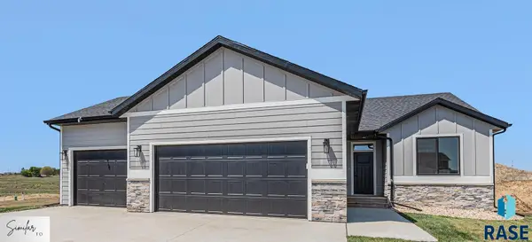 312 S Willow Spring Dr, Sioux Falls, SD 57110