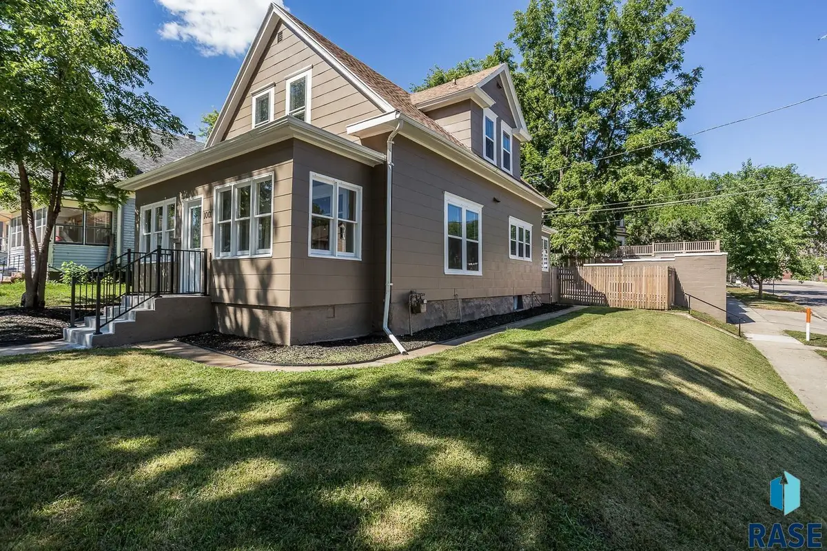 1001 S 1st Ave, Sioux Falls, SD 57105 - #1