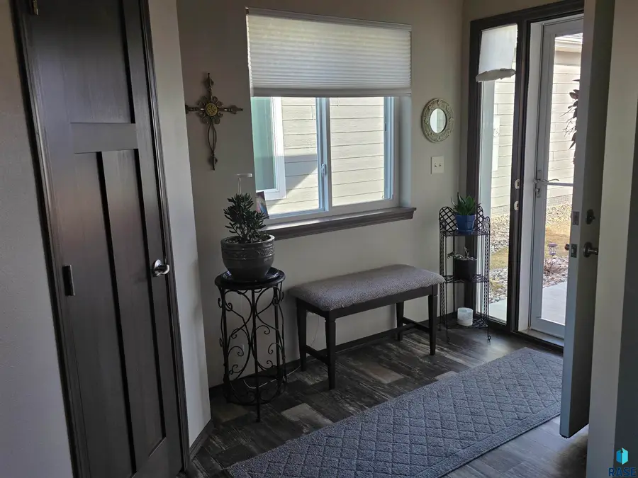 4308 E Leubecher Pl, Sioux Falls, SD 57108 - #3