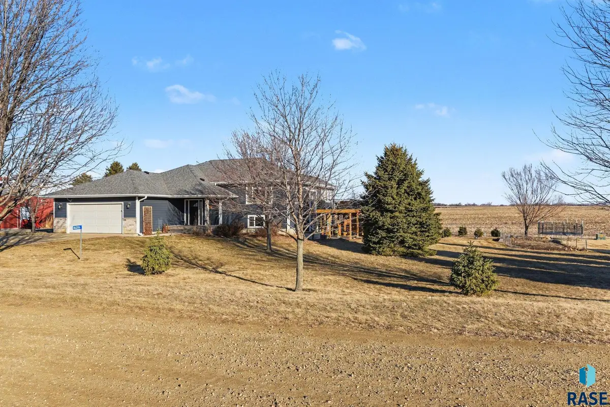 46206 Weis Cir, Hartford, SD 57033 - #1
