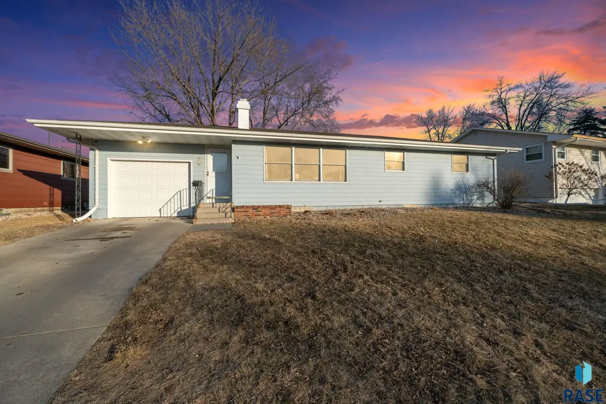 608 S Annway Dr, Sioux Falls, SD 57103 - #1