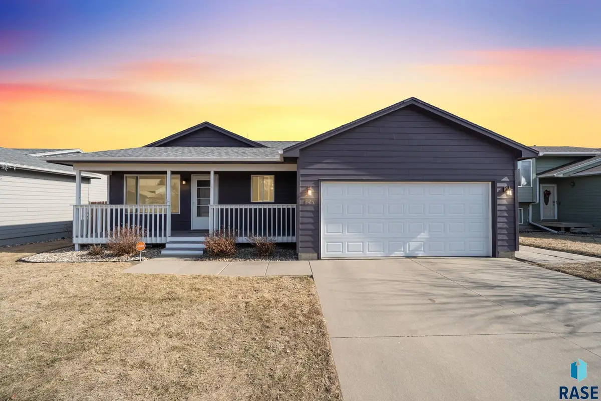 824 S Tanglewood Ave, Sioux Falls, SD 57106 - #1