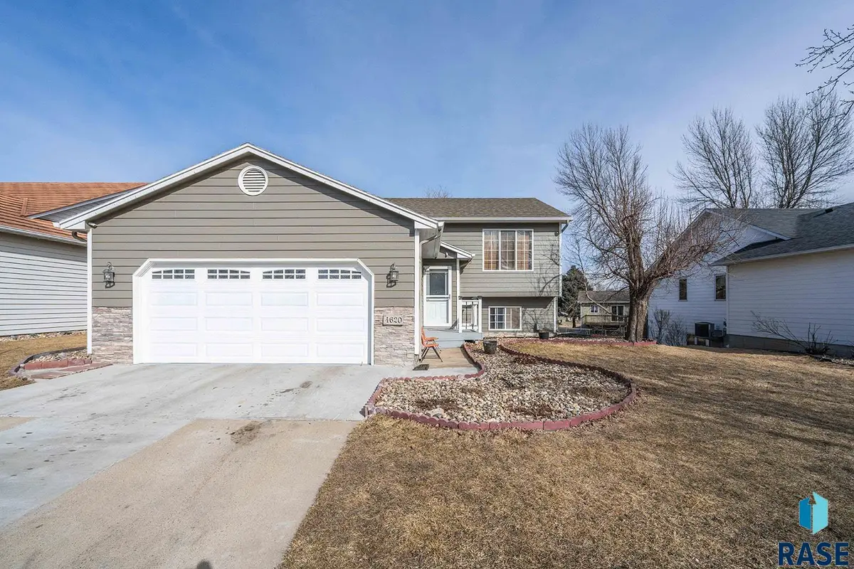 4620 E Hanna Cir, Sioux Falls, SD 57110 - #1