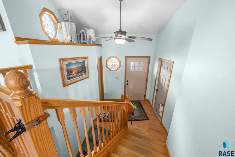 209 W Birchwood Cir, Brandon, SD 57005 - #3