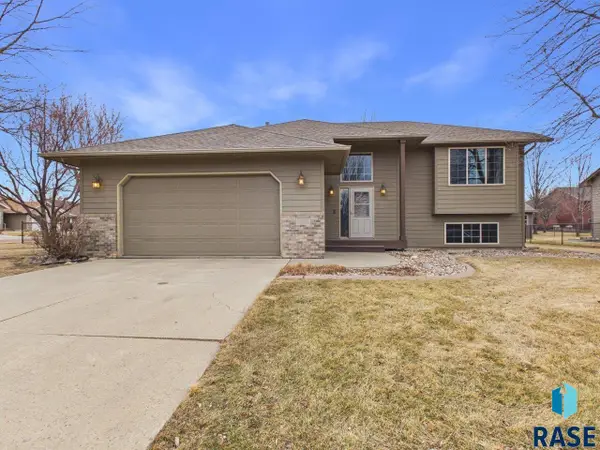 3300 S Sundrop Ave, Sioux Falls, SD 57110