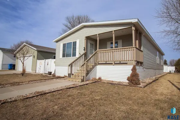6208 W Misty Glen Pl, Sioux Falls, SD 57106