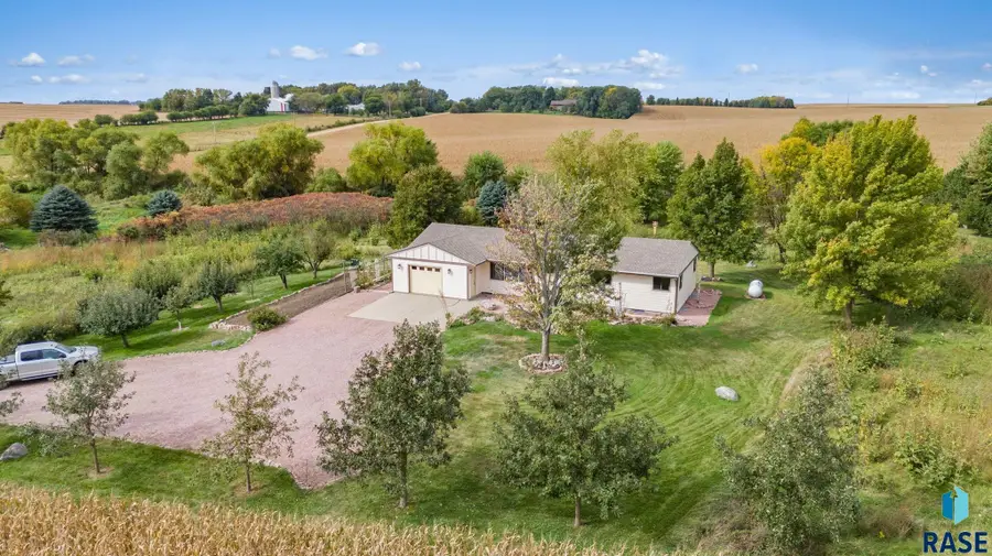 47946 257th St, Garretson, SD 57030 - #2