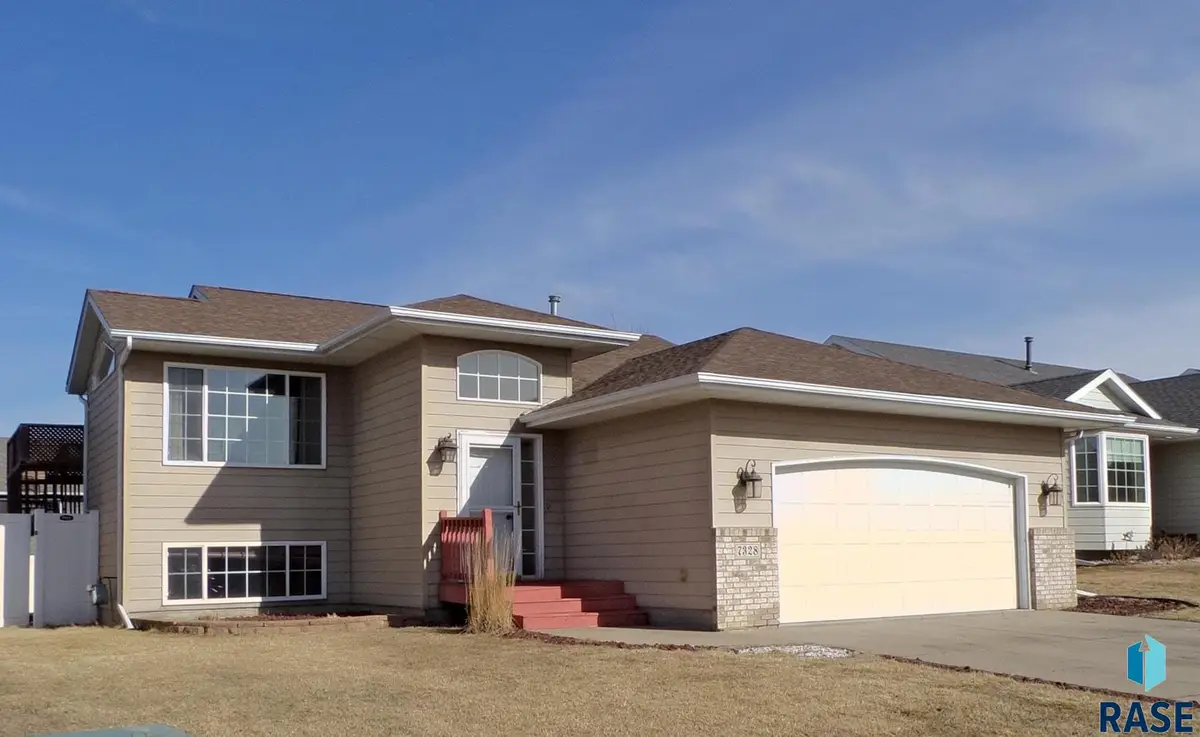 7328 W 51st St, Sioux Falls, SD 57105 - #1