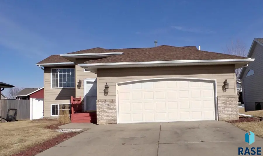 7328 W 51st St, Sioux Falls, SD 57105 - #3
