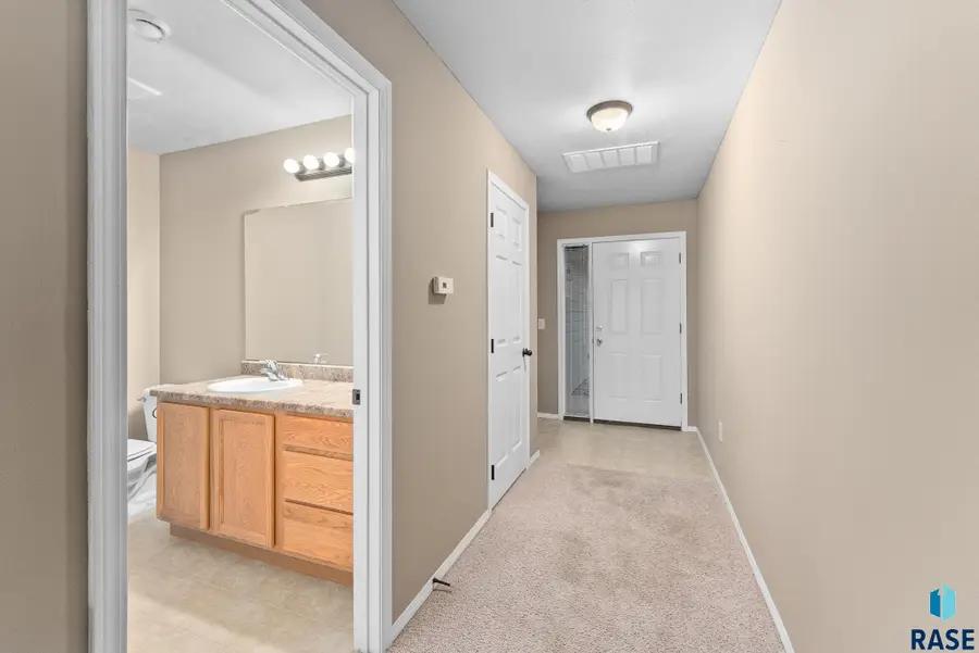 6611 S Santa Rosa Pl, Sioux Falls, SD 57108 - #2