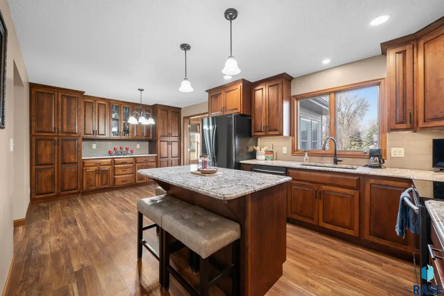 904 E 11th St, Dell Rapids, SD 57022 - #3