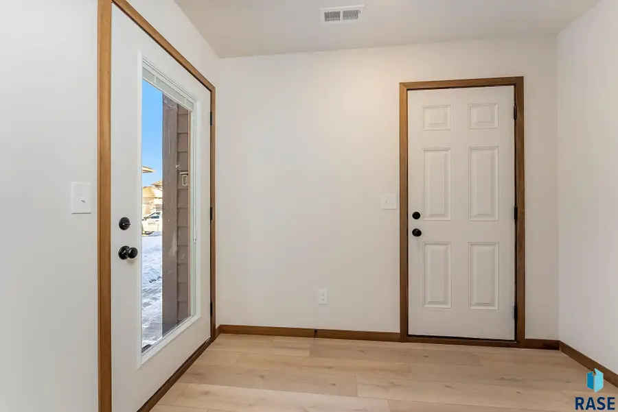 6135 S Bison Pl, Sioux Falls, SD 57108 - #3