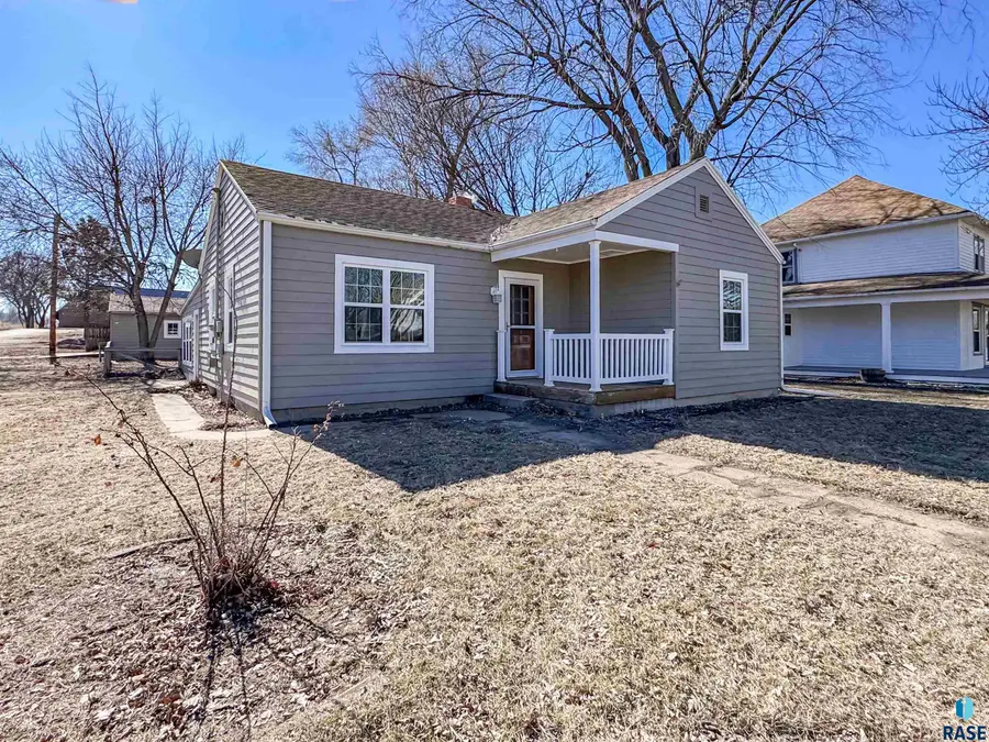 484 E 2nd St, Parker, SD 57053 - #3