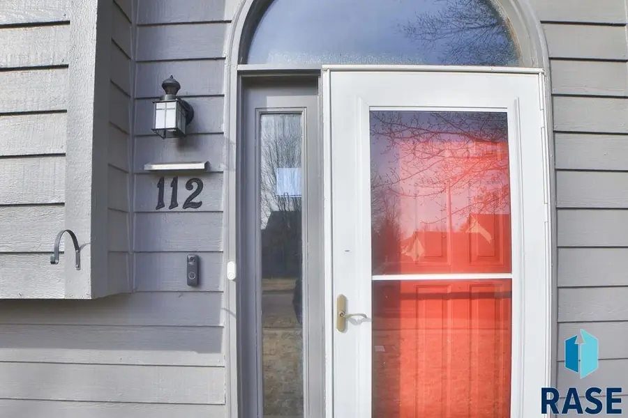 112 W Evergreen Dr, Brandon, SD 57005 - #2