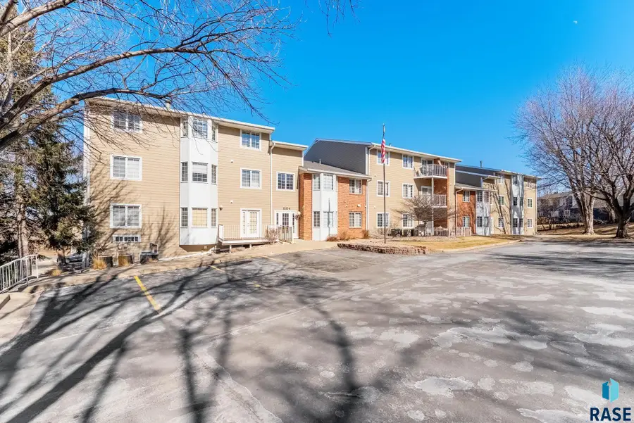 1104 W 57th St #106A, Sioux Falls, SD 57108 - #2