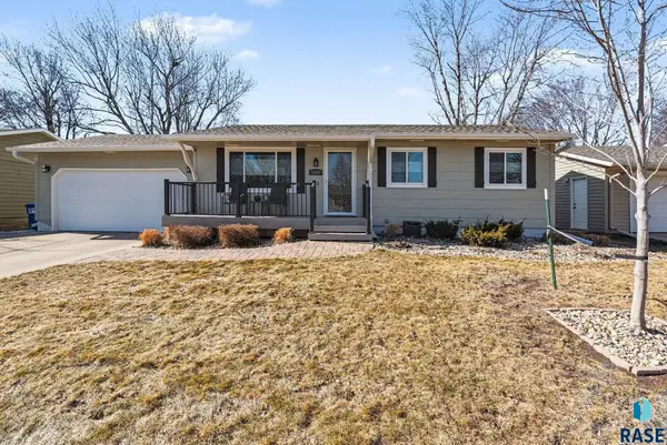 5205 S Danberry Dr, Sioux Falls, SD 57106
