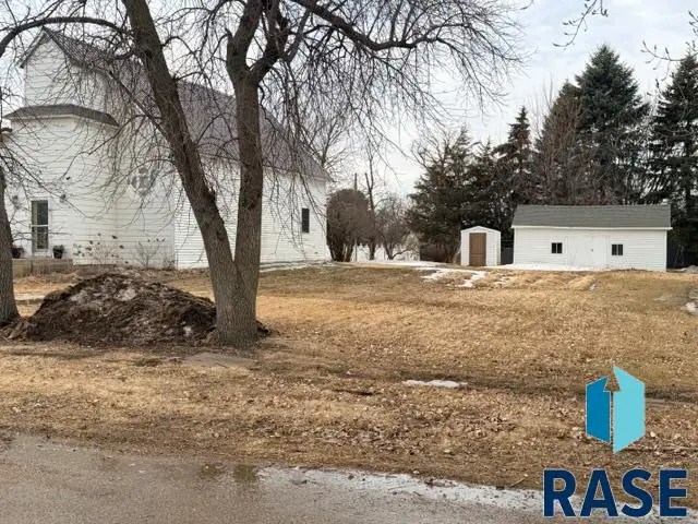 113 N 2nd St, Waubay, SD 57273 - #2