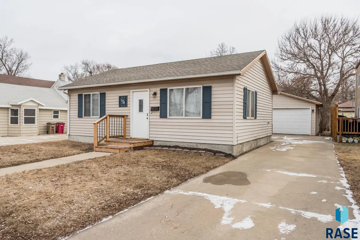126 S Williams Ave, Sioux Falls, SD 57104 - #1