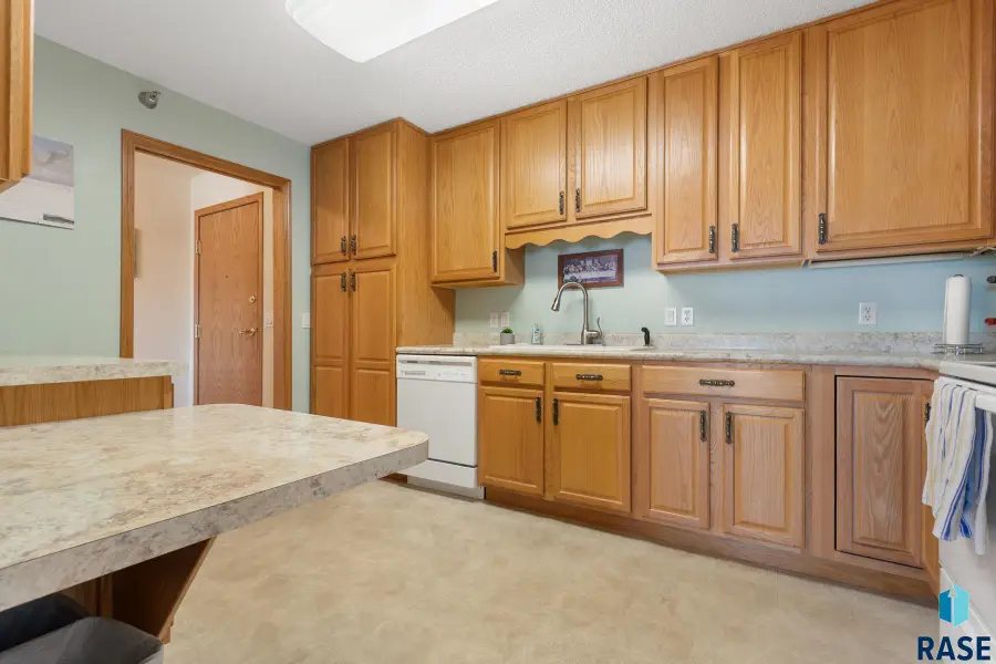 3710 E Peony Pl #208, Sioux Falls, SD 57103 - #3